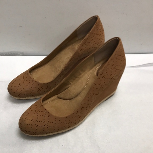 Giani Bernii brown wedges women’s size 6.5 - Picture 1 of 5